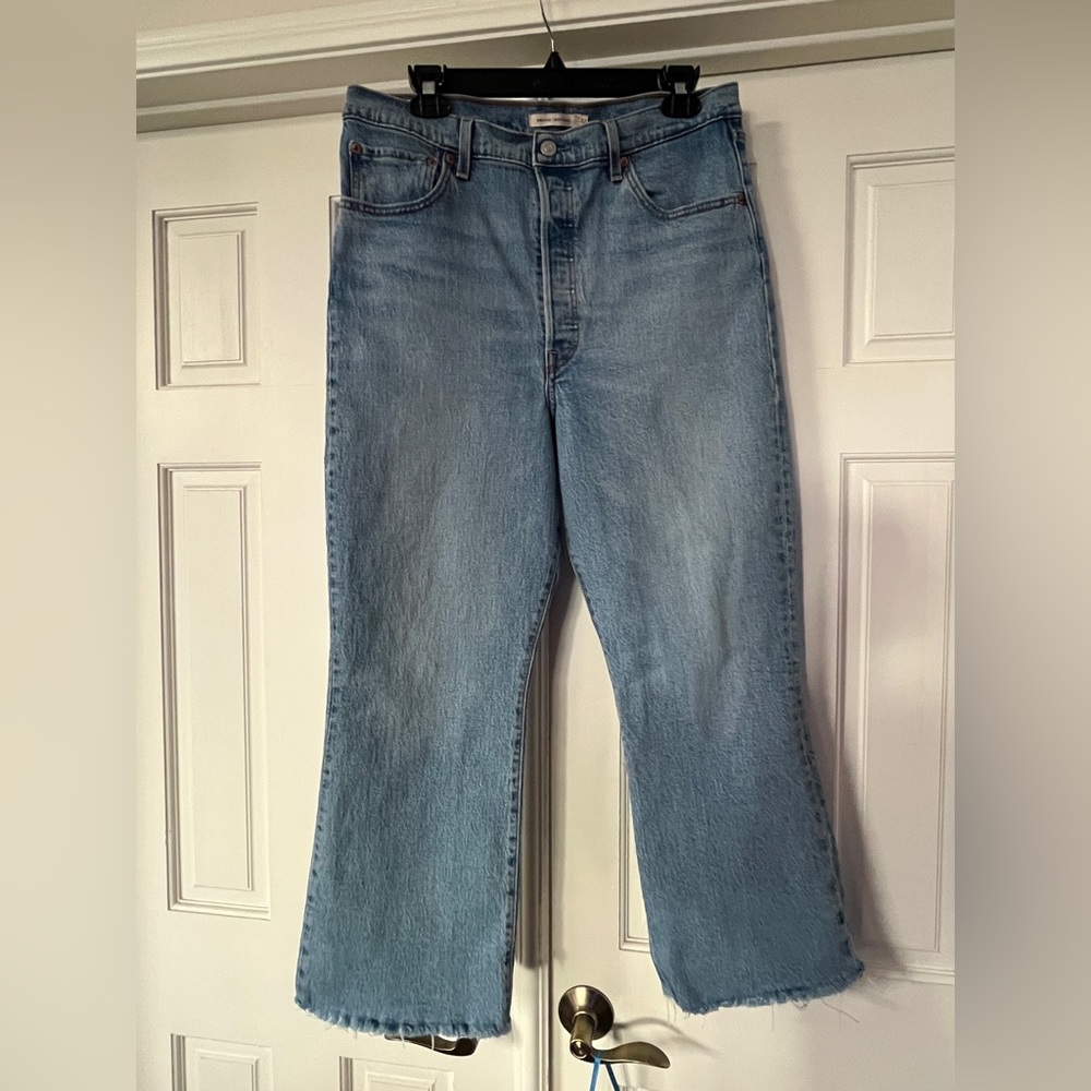 Levi’s Ribcage Cropped Flare Jeans